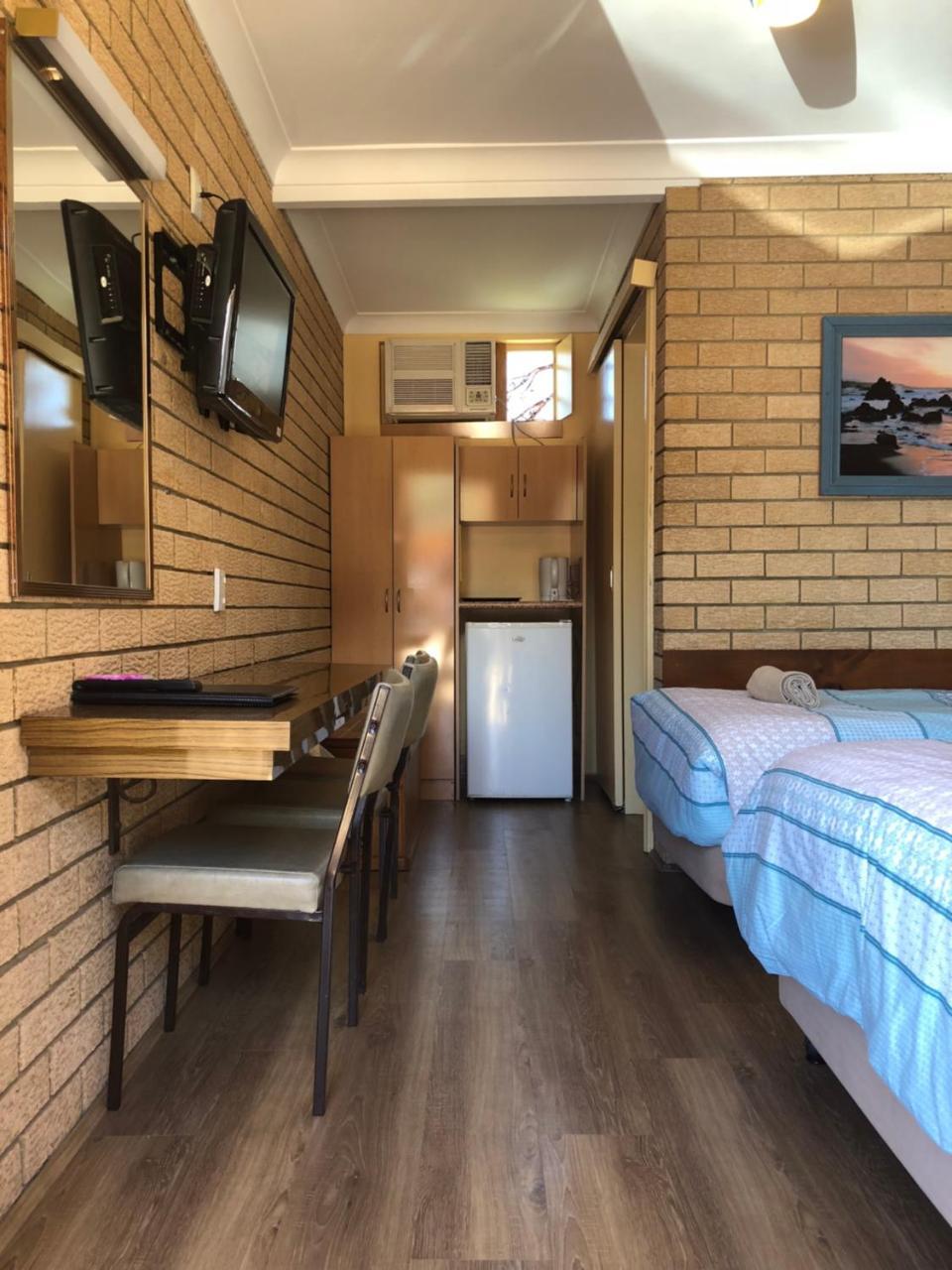 Lake Front Motel Зе-Энтранс Экстерьер фото